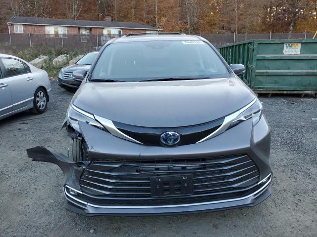 Photo 5 from auction – 2022 TOYOTA SIENNA LIM with VIN 5TDESKFC0NS041276
