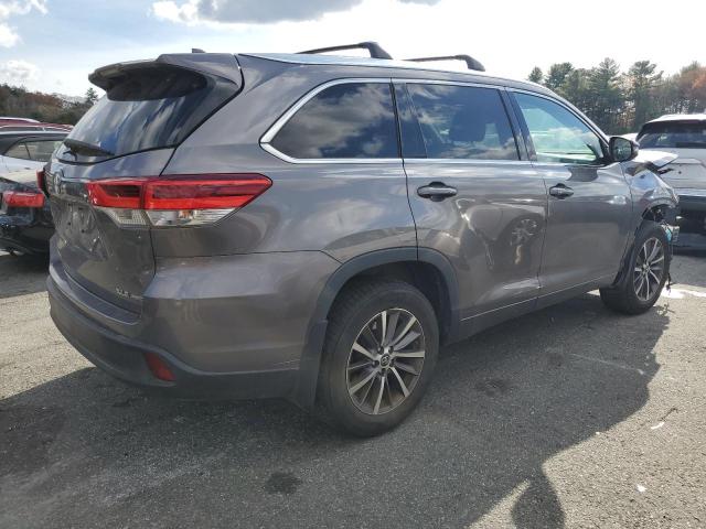 Photo 3 from auction – 2017 TOYOTA HIGHLANDER with VIN 5TDJZRFH9HS361439