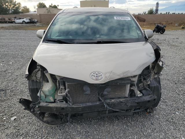 Photo 5 from auction – 2015 TOYOTA SIENNA LE with VIN 5TDKK3DC0FS640160