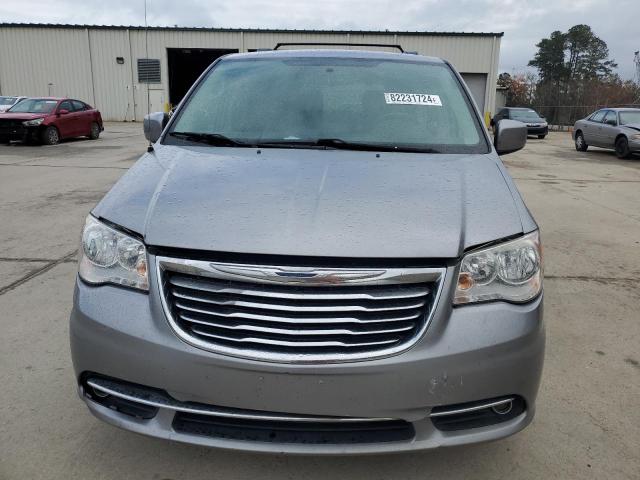 Photo 5 from auction – 2016 CHRYSLER TOWN & COU with VIN 2C4RC1BGXGR157257