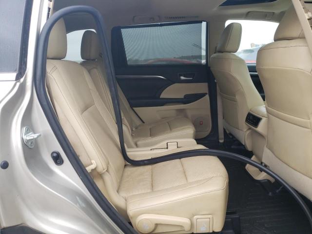 Photo 11 from auction – 2016 TOYOTA HIGHLANDER with VIN 5TDDKRFH5GS327336