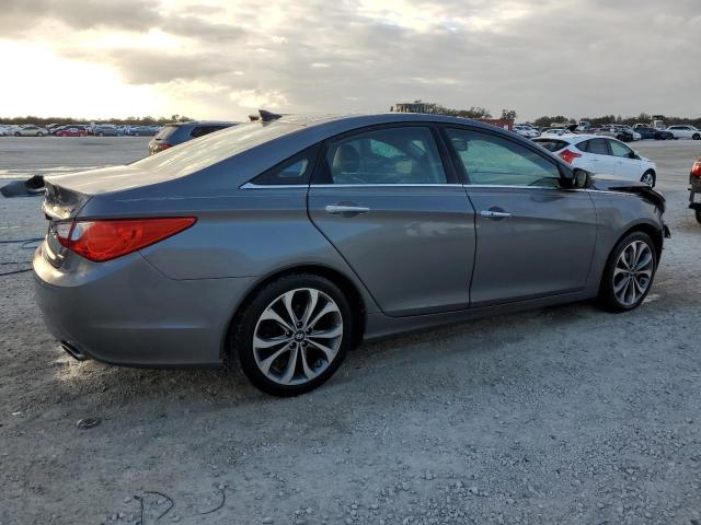 Photo 3 from auction – 2013 HYUNDAI SONATA SE with VIN 5NPEC4AB3DH585170