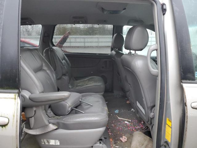 Photo 11 from auction – 2004 TOYOTA SIENNA XLE with VIN 5TDBA22CX4S028349