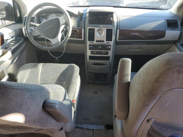 Photo 8 from auction – 2010 CHRYSLER TOWN & COU with VIN 2A4RR5D15AR352568