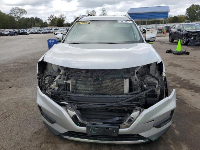 Photo 5 from auction – 2019 NISSAN ROGUE S with VIN 5N1AT2MT4KC725531