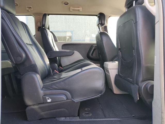 Photo 11 from auction – 2016 CHRYSLER TOWN & COU with VIN 2C4RC1BG8GR269152