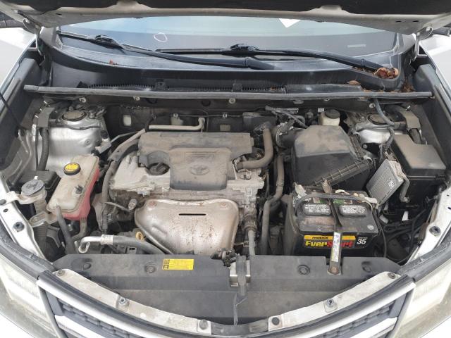 Photo 12 from auction – 2015 TOYOTA RAV4 LE with VIN 2T3BFREV7FW352755