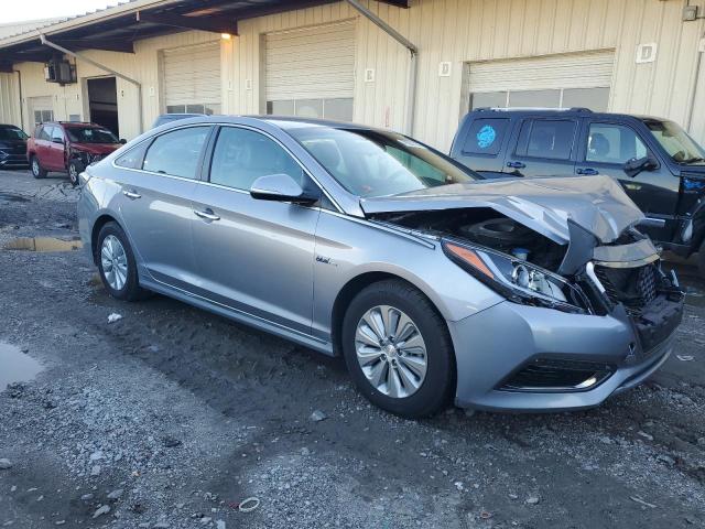 Photo 4 from auction – 2016 HYUNDAI SONATA HYB with VIN KMHE24L16GA021706