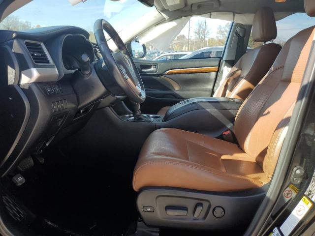 Photo 7 from auction – 2018 TOYOTA HIGHLANDER with VIN 5TDDZRFH9JS836476