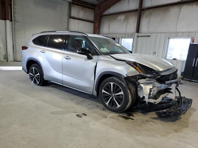 Photo 4 from auction – 2022 TOYOTA HIGHLANDER with VIN 5TDJZRBH7NS163041