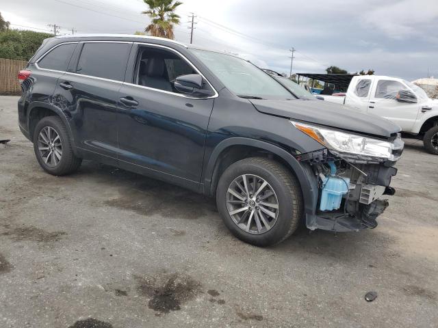Photo 4 from auction – 2018 TOYOTA HIGHLANDER with VIN 5TDKZRFH6JS258960
