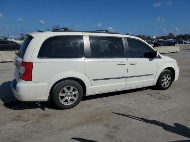 Photo 3 from auction – 2011 CHRYSLER TOWN & COU with VIN 2A4RR5DG3BR785375