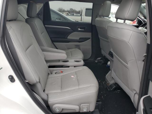 Photo 11 from auction – 2018 TOYOTA HIGHLANDER with VIN 5TDDZRFH4JS909687