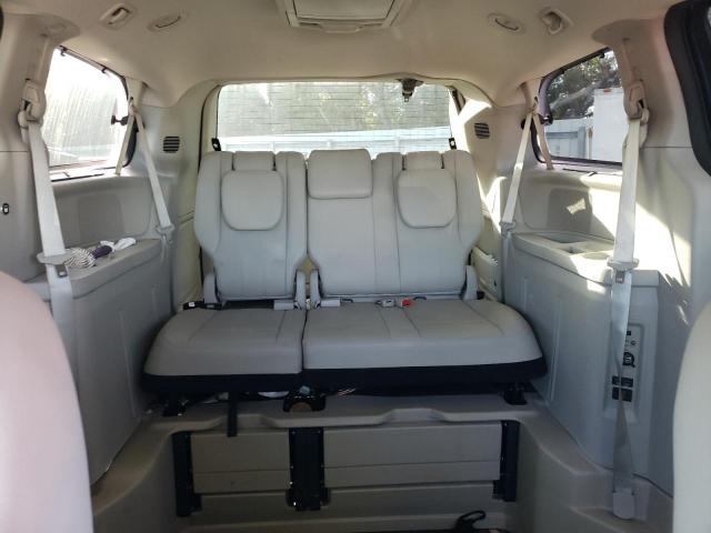 Photo 10 from auction – 2016 CHRYSLER TOWN & COU with VIN 2C4RC1CG9GR303484
