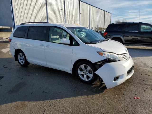 Photo 4 from auction – 2017 TOYOTA SIENNA LE with VIN 5TDKZ3DC6HS779272