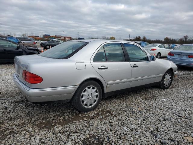 Photo 3 from auction – 1997 MERCEDES-BENZ E 320 with VIN WDBJF55F1VA309179
