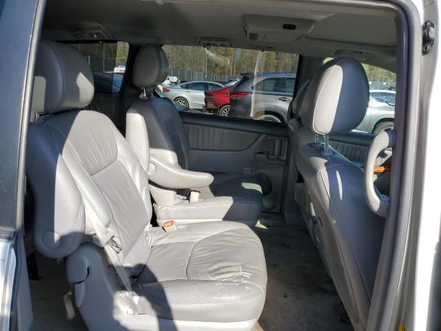 Photo 11 from auction – 2010 TOYOTA SIENNA XLE with VIN 5TDYK4CC3AS329381
