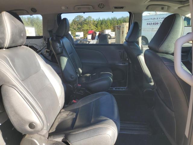 Photo 11 from auction – 2018 TOYOTA SIENNA SE with VIN 5TDXZ3DC9JS965402