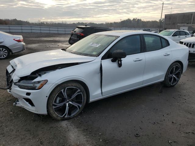 VOLVO S60 PLUS 2024 مع رقم تعريف المركبة 7JRL12TL6RG305049 - صورة من المزاد