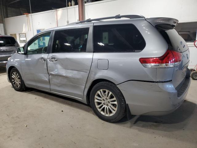 Photo 2 from auction – 2011 TOYOTA SIENNA XLE with VIN 5TDYK3DC6BS019851
