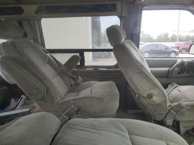 Photo 10 from auction – 2000 GMC SAFARI XT with VIN 1GDDM19W3YB518506