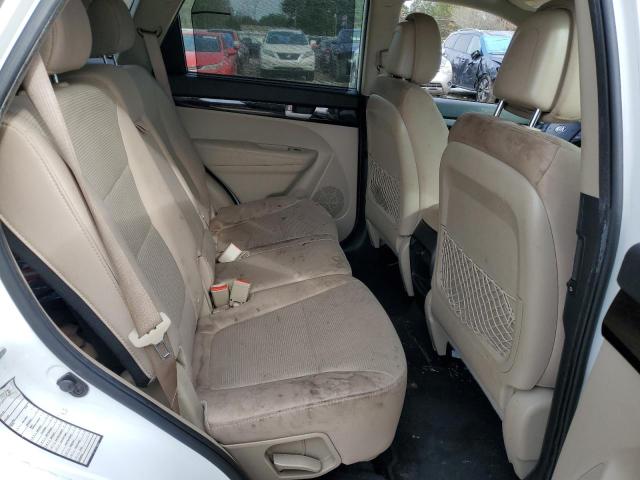 Photo 11 from auction – 2015 KIA SORENTO LX with VIN 5XYKTCA69FG600457