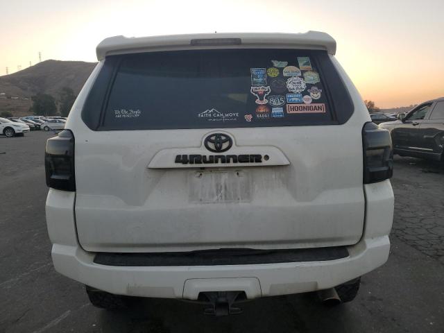 Photo 6 from auction – 2017 TOYOTA 4RUNNER SR with VIN JTEBU5JR1H5454596