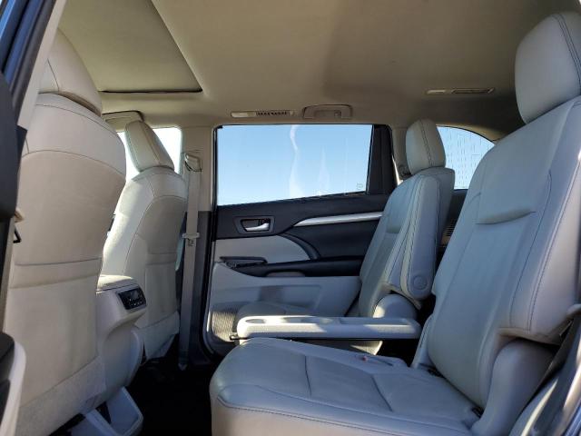Photo 11 from auction – 2019 TOYOTA HIGHLANDER with VIN 5TDJZRFHXKS744149