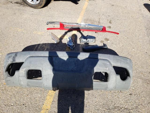 Photo 12 from auction – 2002 CHEVROLET AVALANCHE with VIN 3GNEC13TX2G160823