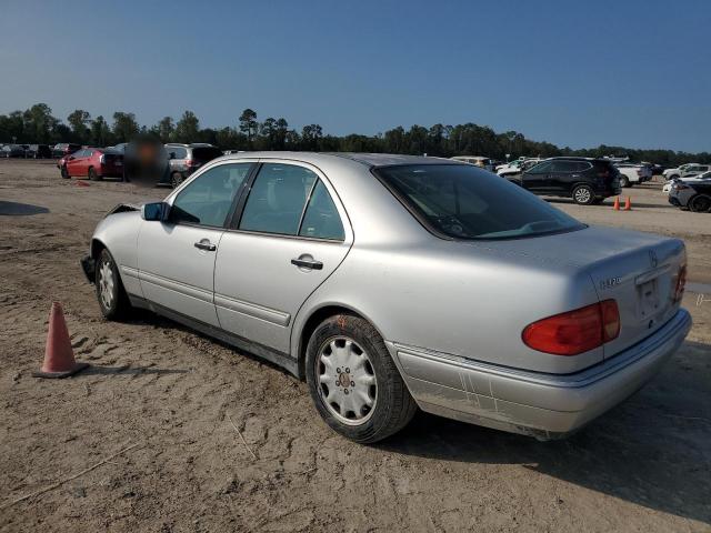 Photo 2 from auction – 1999 MERCEDES-BENZ E 320 with VIN WDBJF65H9XA903481