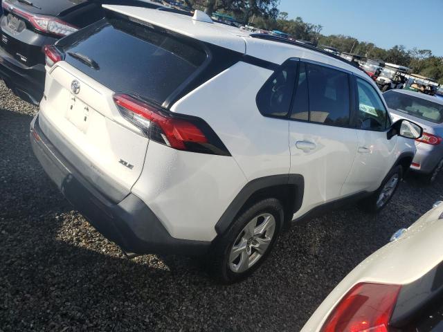 Photo 3 from auction – 2019 TOYOTA RAV4 XLE with VIN 2T3W1RFV7KC032863