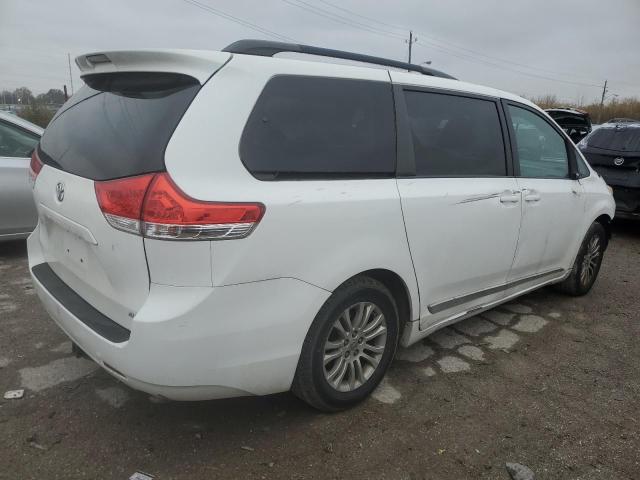 Photo 3 from auction – 2011 TOYOTA SIENNA XLE with VIN 5TDYK3DC6BS143750