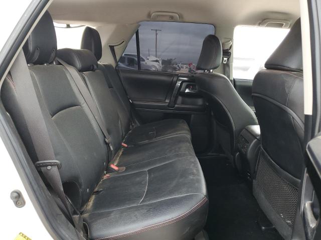 Photo 11 from auction – 2018 TOYOTA 4RUNNER SR with VIN JTEBU5JR7J5515133