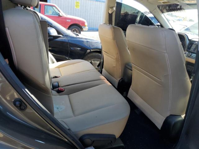 Photo 11 from auction – 2015 TOYOTA RAV4 LIMIT with VIN JTMDFREV0FD104675