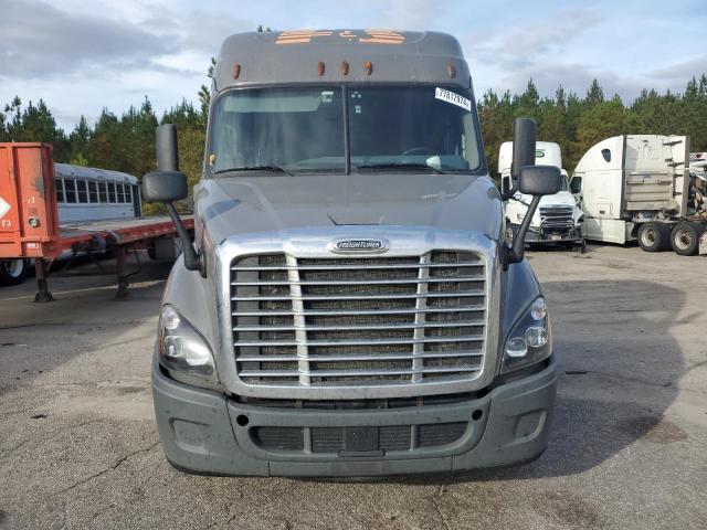 Photo 5 from auction – 2018 FREIGHTLINER CASCADIA 1 with VIN 3AKJGHDV5JSJV6360