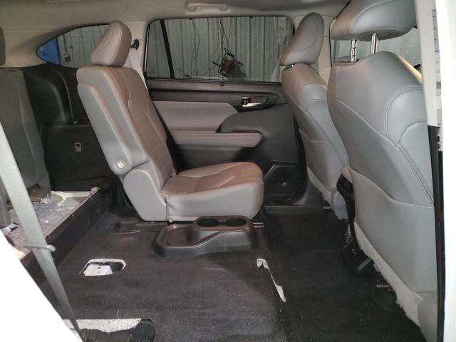 Photo 11 from auction – 2022 TOYOTA HIGHLANDER with VIN 5TDGBRCH4NS549235