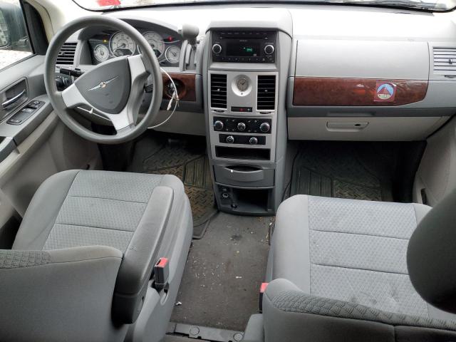 Photo 8 from auction – 2010 CHRYSLER TOWN & COU with VIN 2A4RR2D15AR400293