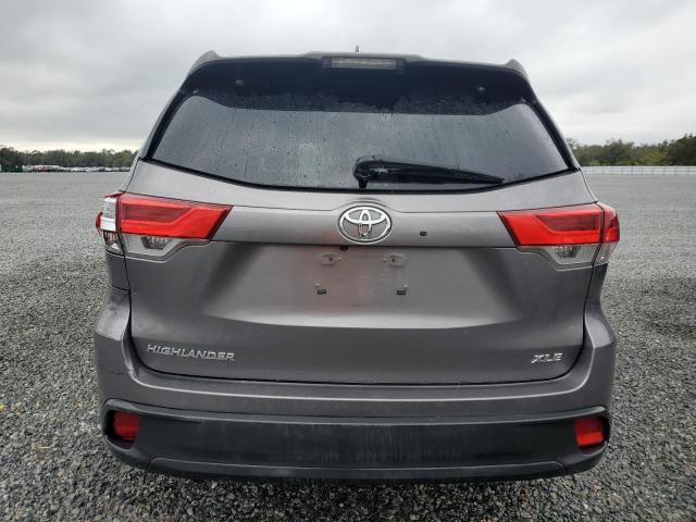 Photo 6 from auction – 2018 TOYOTA HIGHLANDER with VIN 5TDKZRFH5JS268069