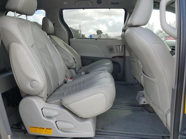 Photo 11 from auction – 2013 TOYOTA SIENNA XLE with VIN 5TDYK3DC4DS307063