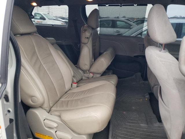 Photo 11 from auction – 2015 TOYOTA SIENNA LE with VIN 5TDKK3DC4FS643725