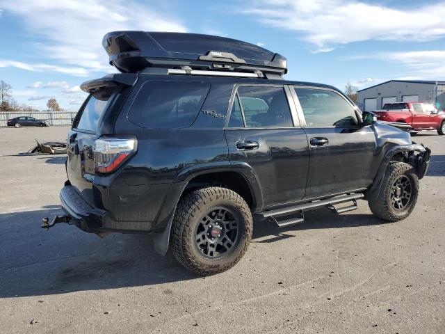 Photo 3 from auction – 2018 TOYOTA 4RUNNER SR with VIN JTEBU5JR3J5518885