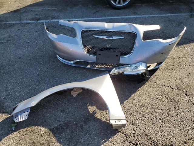 Photo 12 from auction – 2016 CHRYSLER 300C with VIN 2C3CCAET3GH130345