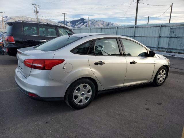 Photo 3 from auction – 2015 FORD FOCUS S with VIN 1FADP3E25FL314104