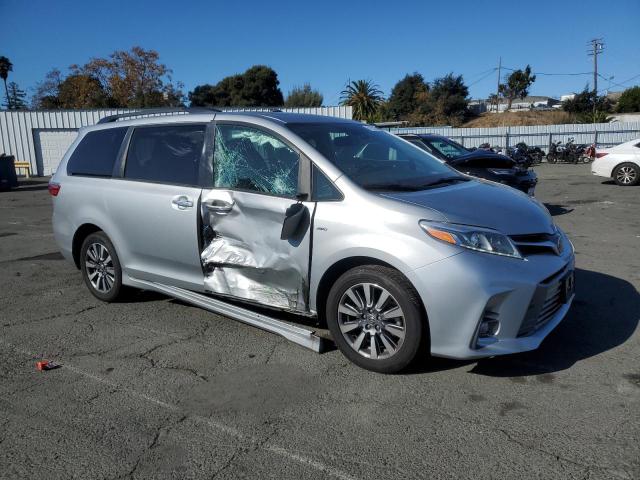 Photo 4 from auction – 2020 TOYOTA SIENNA XLE with VIN 5TDDZ3DC5LS249540