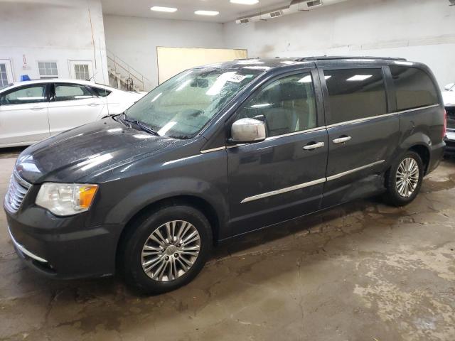 Photo 1 from auction – 2013 CHRYSLER TOWN & COU with VIN 2C4RC1CG4DR595377