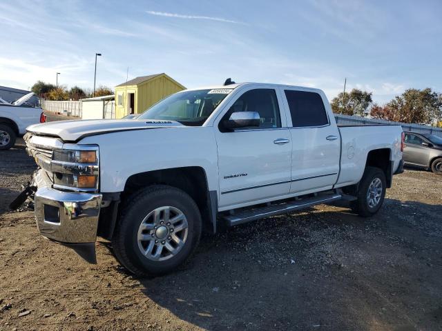 CHEVROLET SILVERADO 2015 with VIN 1GC1KWE81FF528426 - Photo from auction