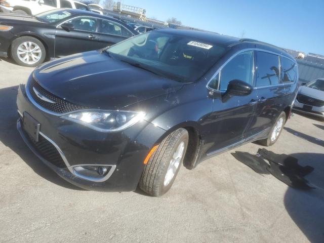 CHRYSLER PACIFICA T 2017 with VIN 2C4RC1BG9HR613086 - Photo from auction