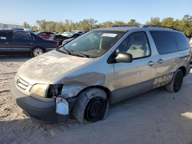 TOYOTA SIENNA CE 2002 with VIN 4T3ZF19C92U421626 - Photo from auction
