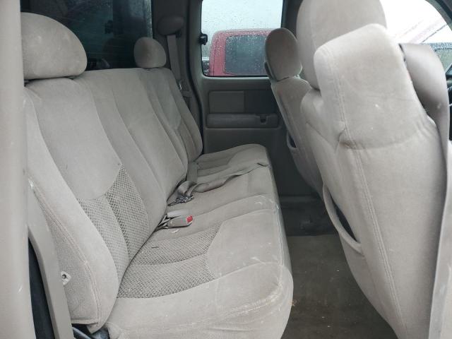 Photo 10 from auction – 2004 CHEVROLET 2500 with VIN 1GCHK29U74E371969