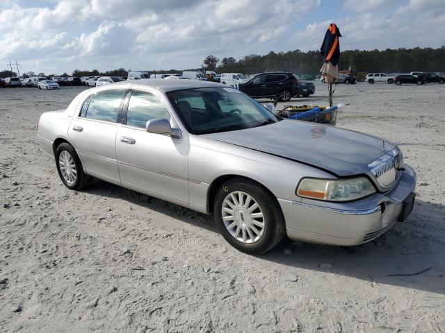 Photo 4 from auction – 2004 LINCOLN TOWN CAR U with VIN 1LNHM83W84Y613024